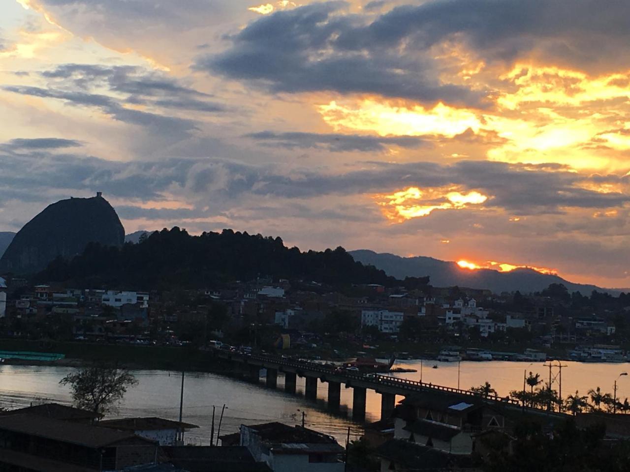 La Casa De Piedra Villa Guatapé Kültér fotó